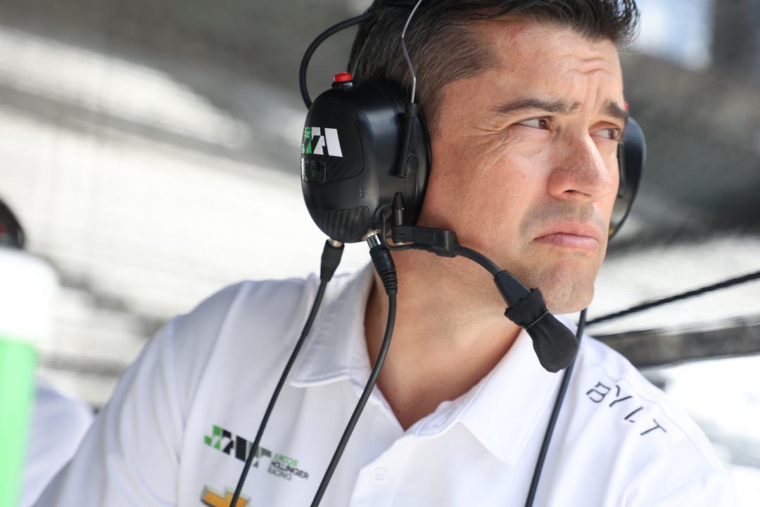Ricardo Juncos on the pit wall